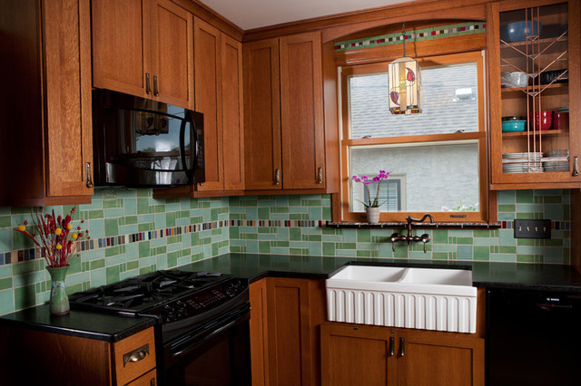 Art Deco Kitchen Tile
 Art Deco Kitchen with 1" x 2" trim Traditional Kitchen
