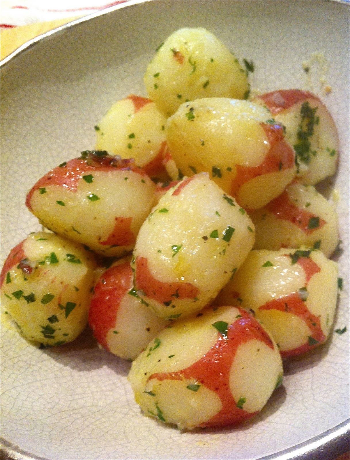 Boiled Baby Red Potato Recipes
 Buttery Boiled Baby Red Potatoes with Herbs