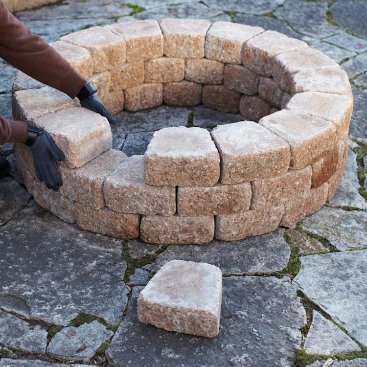 Build Brick Firepit
 DIY Fire Pit Ideas 23 Brillant Projects You Can Do Yourself