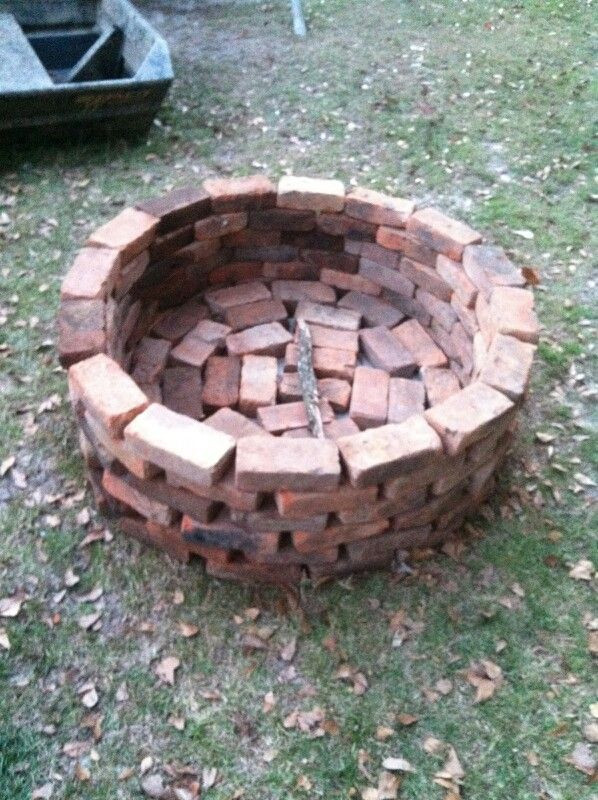 Build Brick Firepit
 Fire pit Fast and very easy de with regular whole