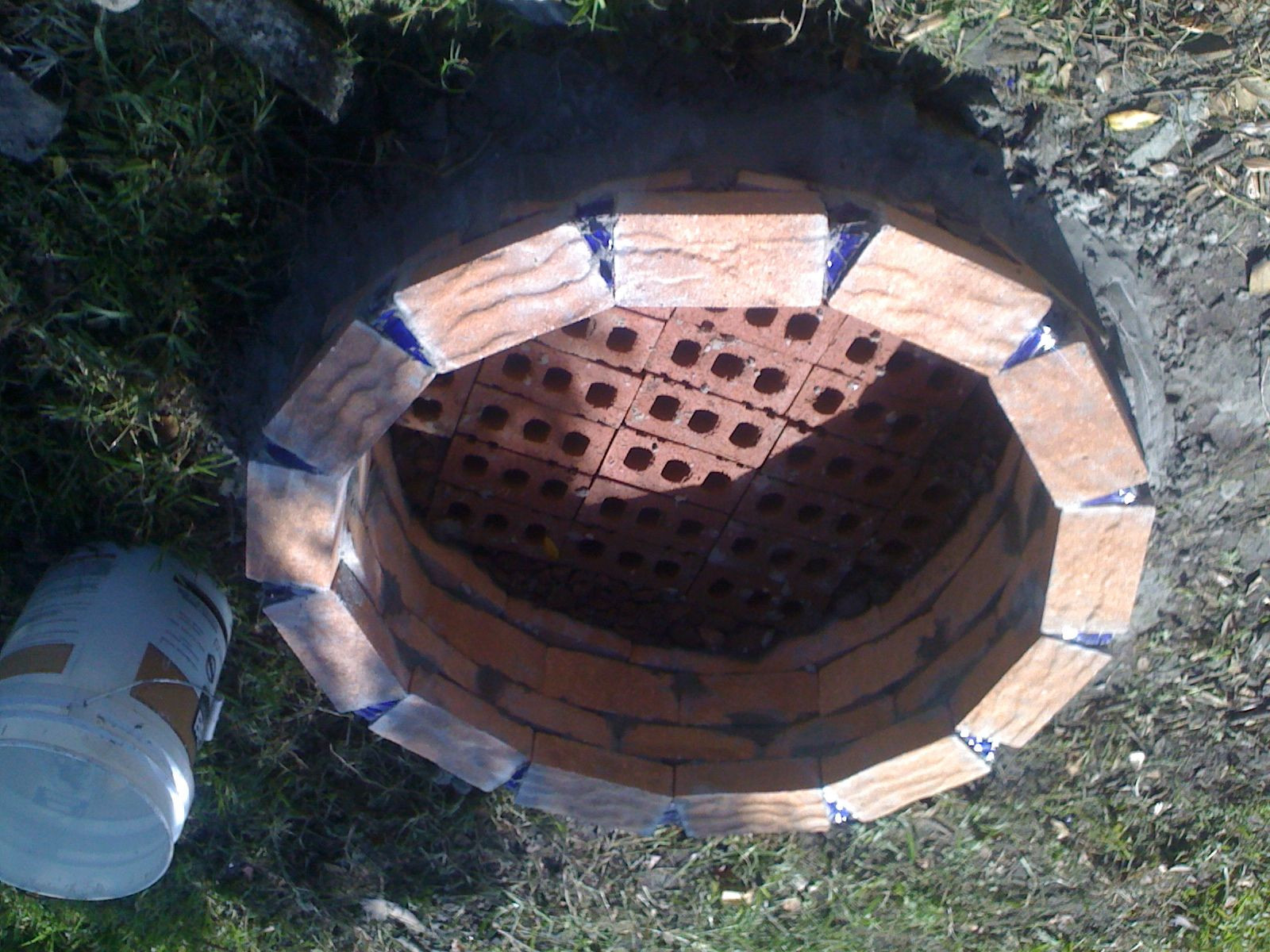 Build Brick Firepit
 How to Build a Brick Fire Pit Without Mortar