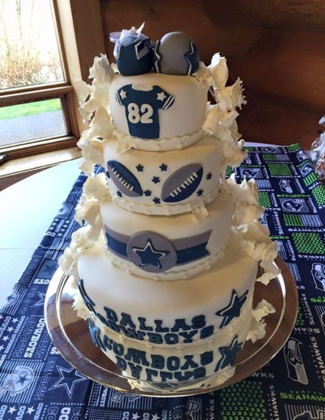 Dallas Cowboys Wedding Cake
 Dallas Cowboys Wedding Dress