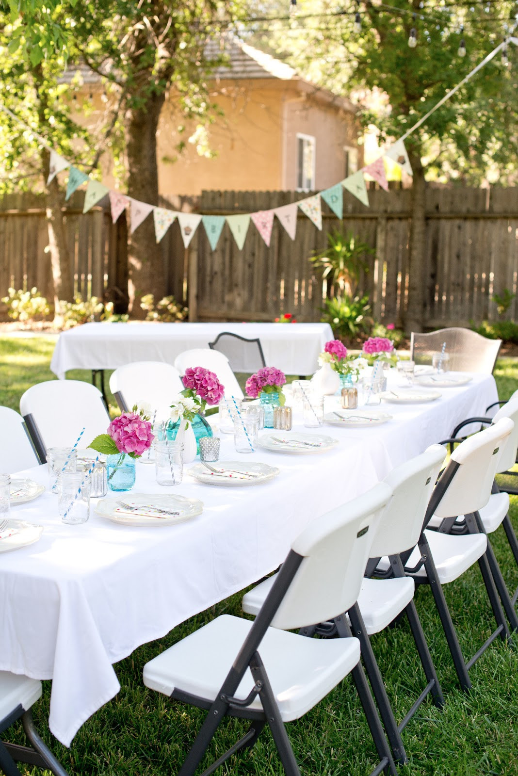 Decoration Ideas For Backyard Party
 Backyard Party Decorations For Unfor table Moments