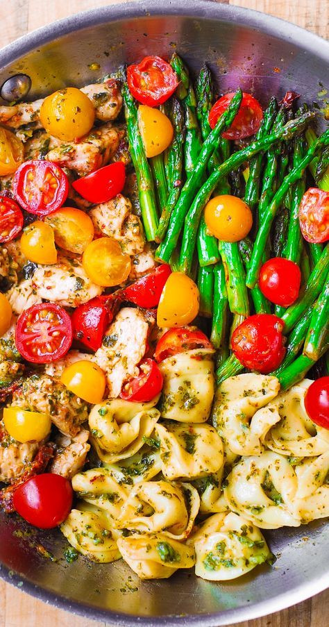 Easy Healthy Summer Dinners
 e Pan Pesto Chicken Tortellini and Veggies Asparagus
