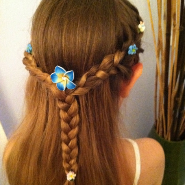 Hairstyle For Birthday Girl
 432 best BODAS por Anebis images on Pinterest