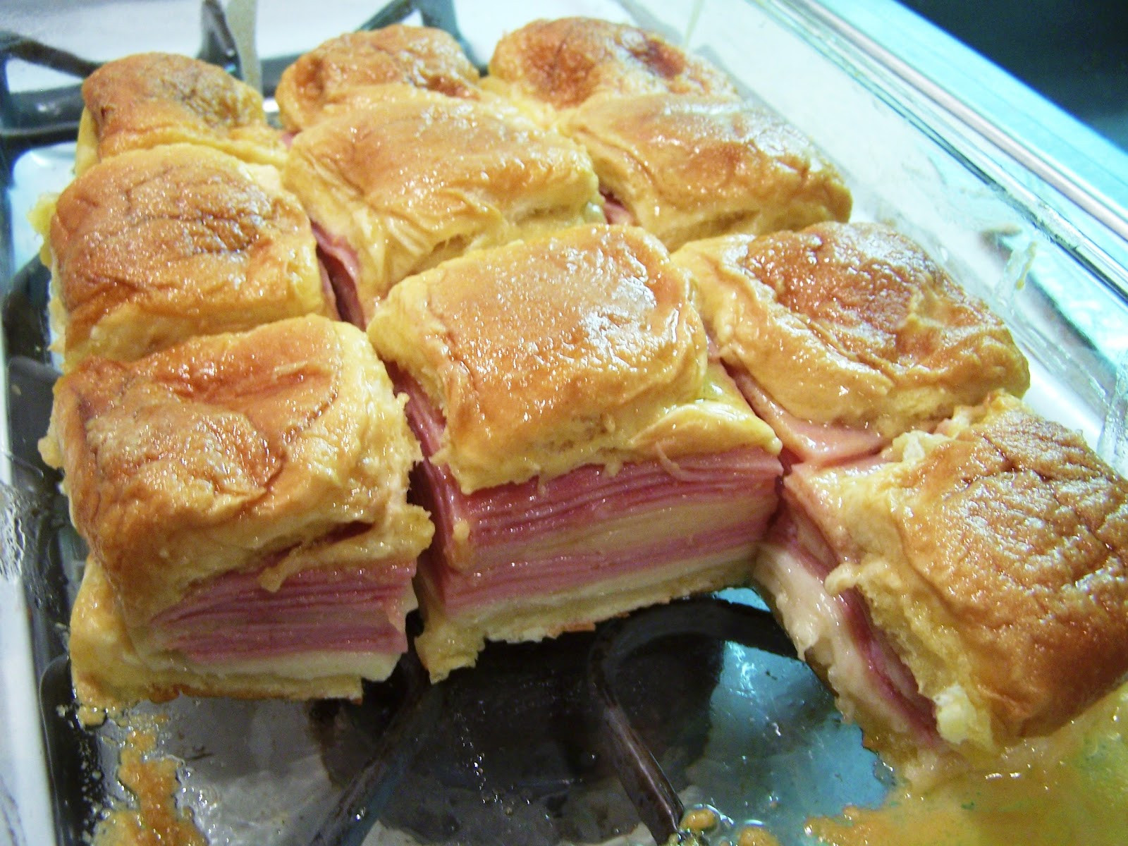 Hawaiian Roll Ham Sandwiches
 Cooking What I Pin Hawaiian Baked Ham and Swiss Sandwiches