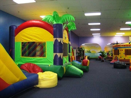 Indoor Bounce Houses For Kids
 Frogg s Bounce House Fountain Valley CA Kid friendly