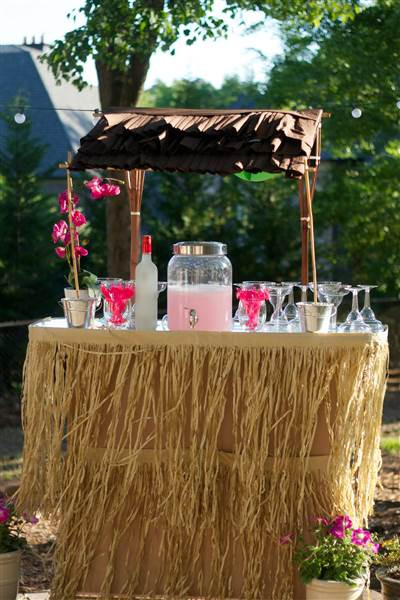 Inexpensive DIY Luau Party Decorations
 4 summer party ideas for a outdoor bash to remember