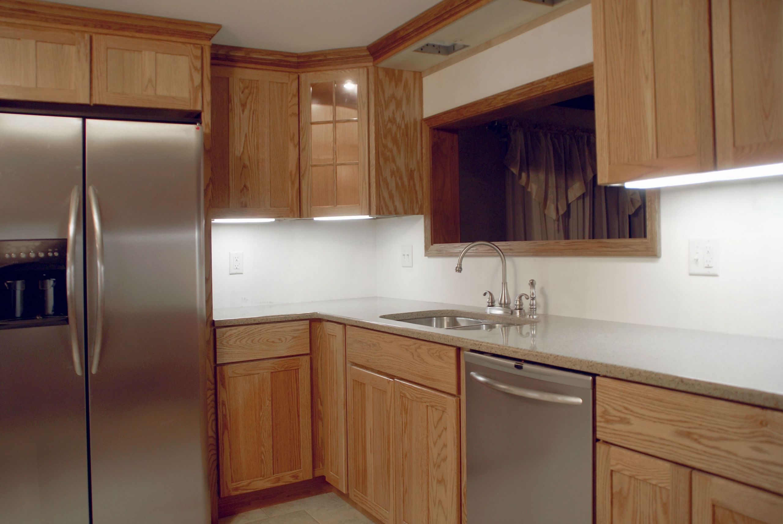 Kitchen Cabinet Walls
 Refacing or Replacing Kitchen Cabinets
