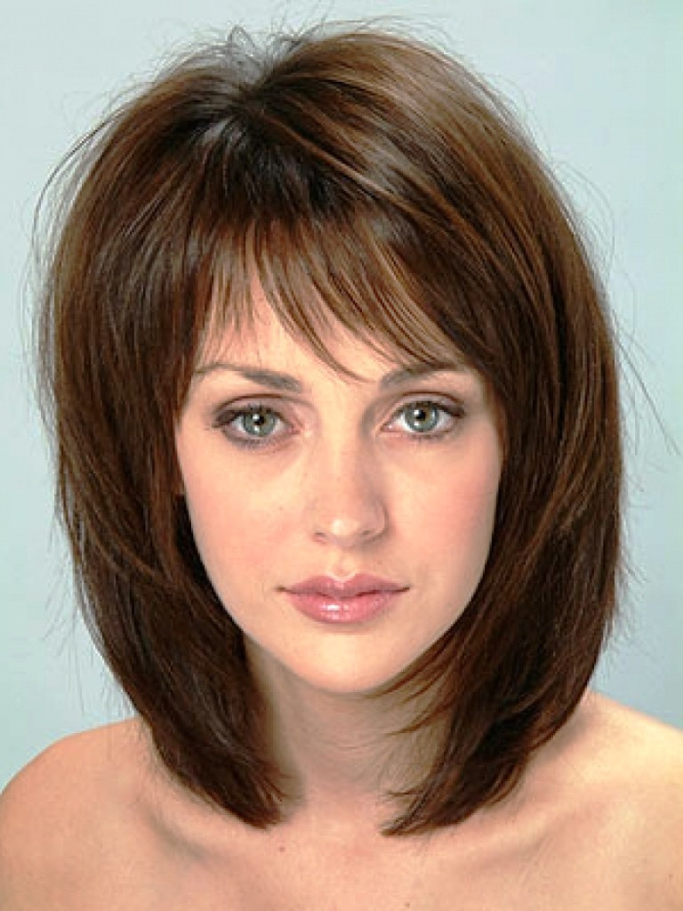 Medium.Length Hairstyles
 20 Medium Hairstyles for Round Faces Tips MagMent
