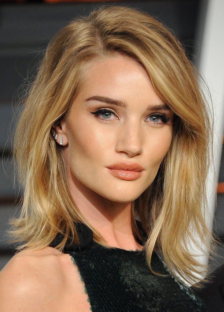 Medium.Length Hairstyles
 Top 20 Hairstyles For Long Faces