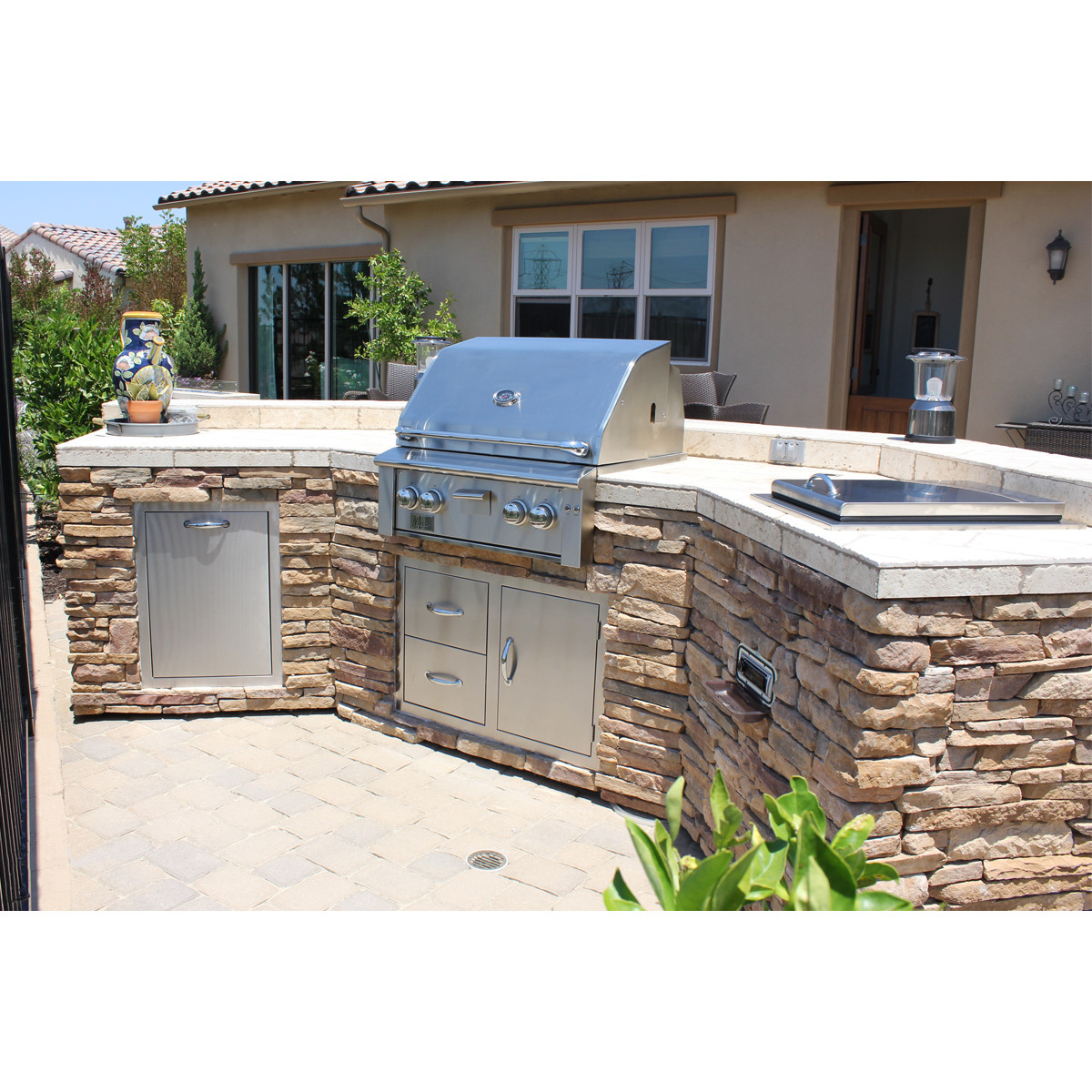 Outdoor Kitchen Grill Island
 Curved BBQ Island w Stacked Stone and Stereo System