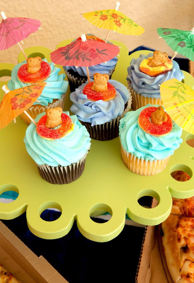 Pool Party Cupcake Ideas
 5 Minute Pool Party Cupcakes and the Last Minute Pool