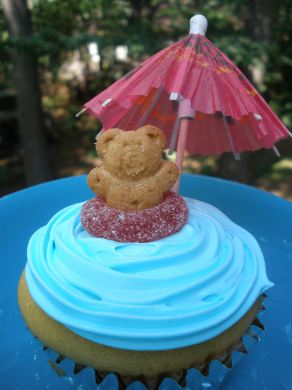 Pool Party Cupcake Ideas
 Pool Party Cupcakes