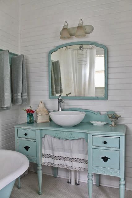 Small Vintage Bathroom Ideas
 10 Decorative Designs For Your Small Bathroom