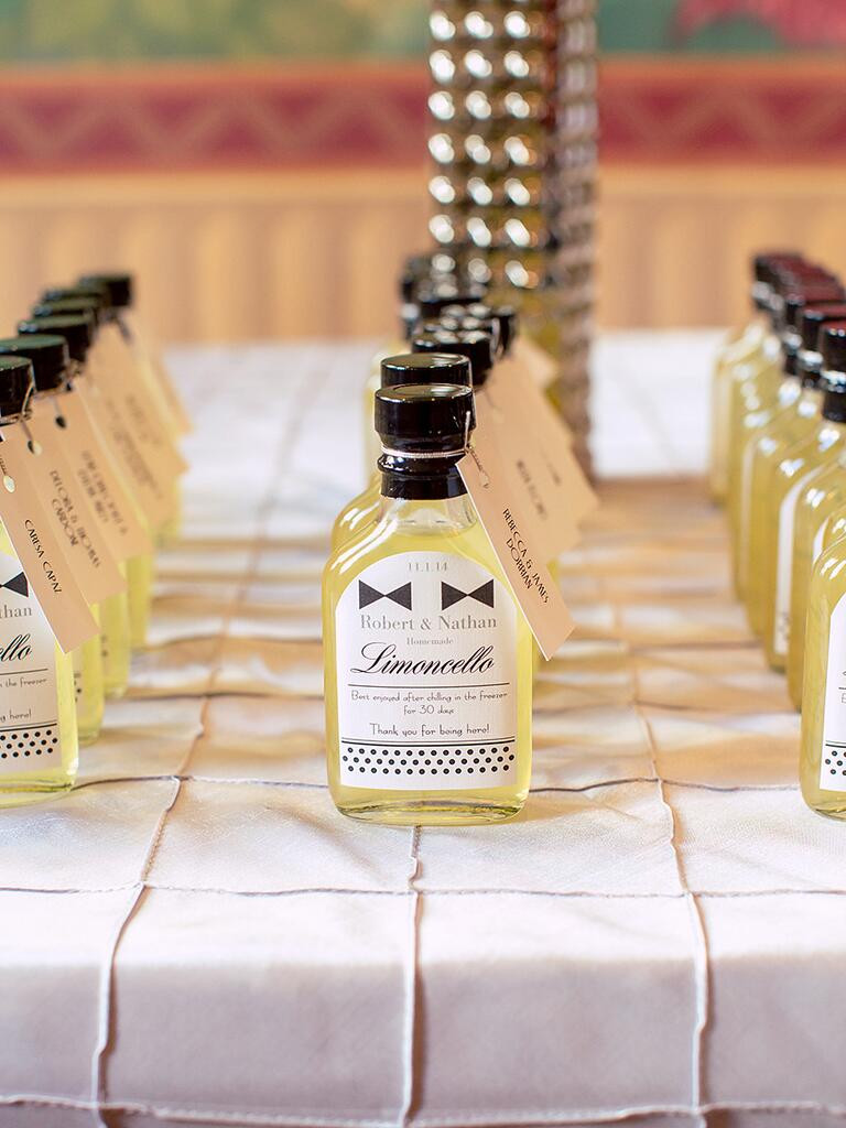 Wedding Party Favor Ideas
 20 DIY Wedding Favors for Any Bud