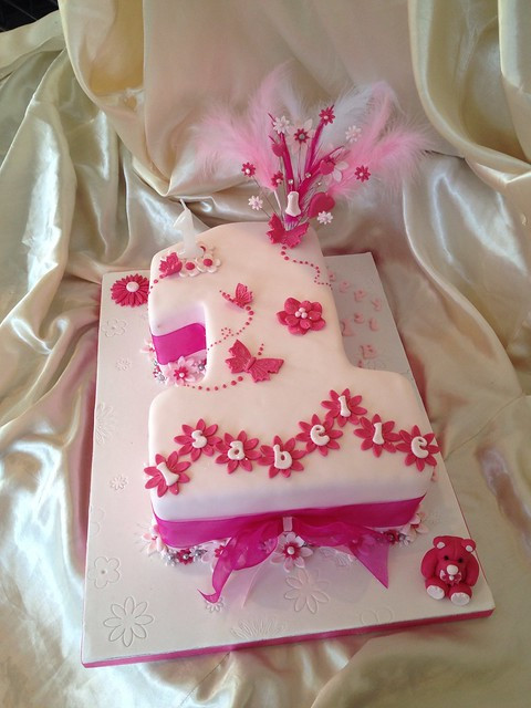 1st Birthday Cake Ideas For Girl
 Baby girls 1st birthday cake