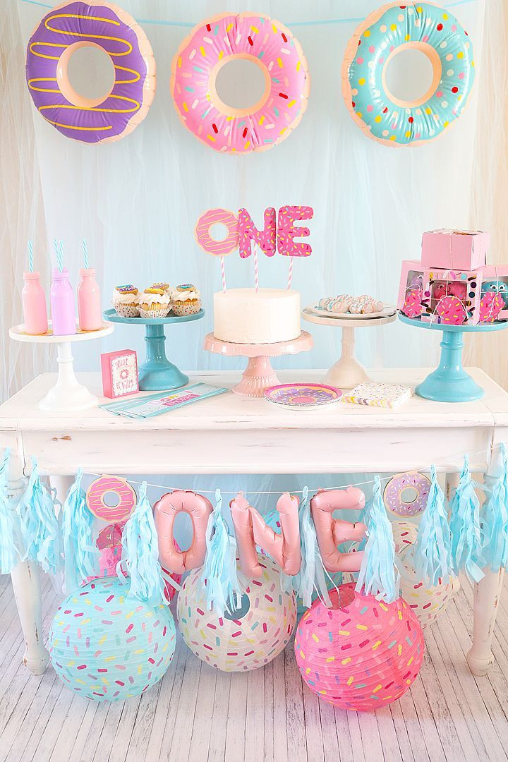 1St Birthday Party Ideas For Girls
 An absolutely adorable and very trendy doughnut themed first birthday party