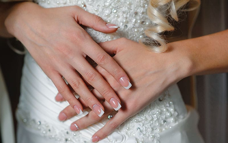 Acrylic Nails For Wedding
 20 Gorgeous Wedding Nail Designs for Brides The Trend