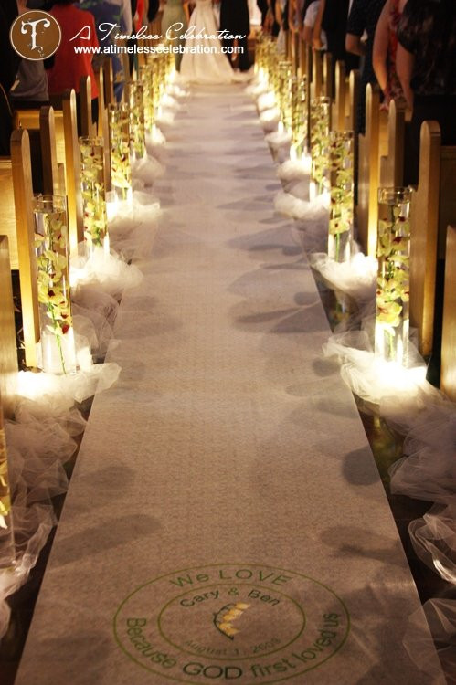 Aisle Decorations For Wedding
 Ways To Spruce Up Your Wedding Aisle Runner Alluring