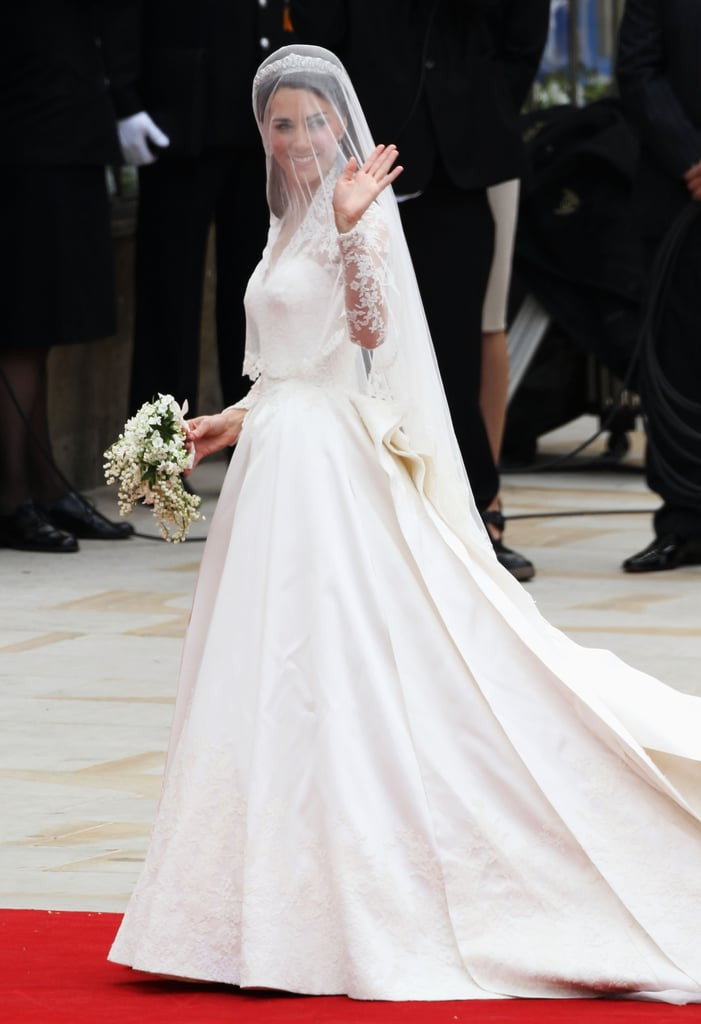 Alexander Mcqueen Wedding Dresses
 Close Ups of Kate Middleton s Alexander McQueen Wedding