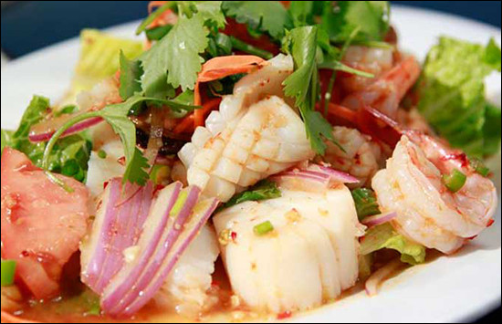 Applebee'S International Inc Thai Shrimp Salad
 Spicy Thai Seafood Salad