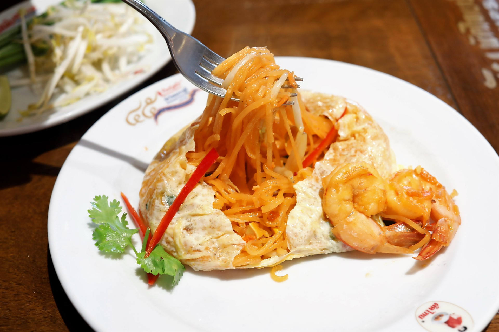 Applebee'S International Inc Thai Shrimp Salad
 Thipsamai Bangkok – Popular Pad Thai Restaurant Opens At