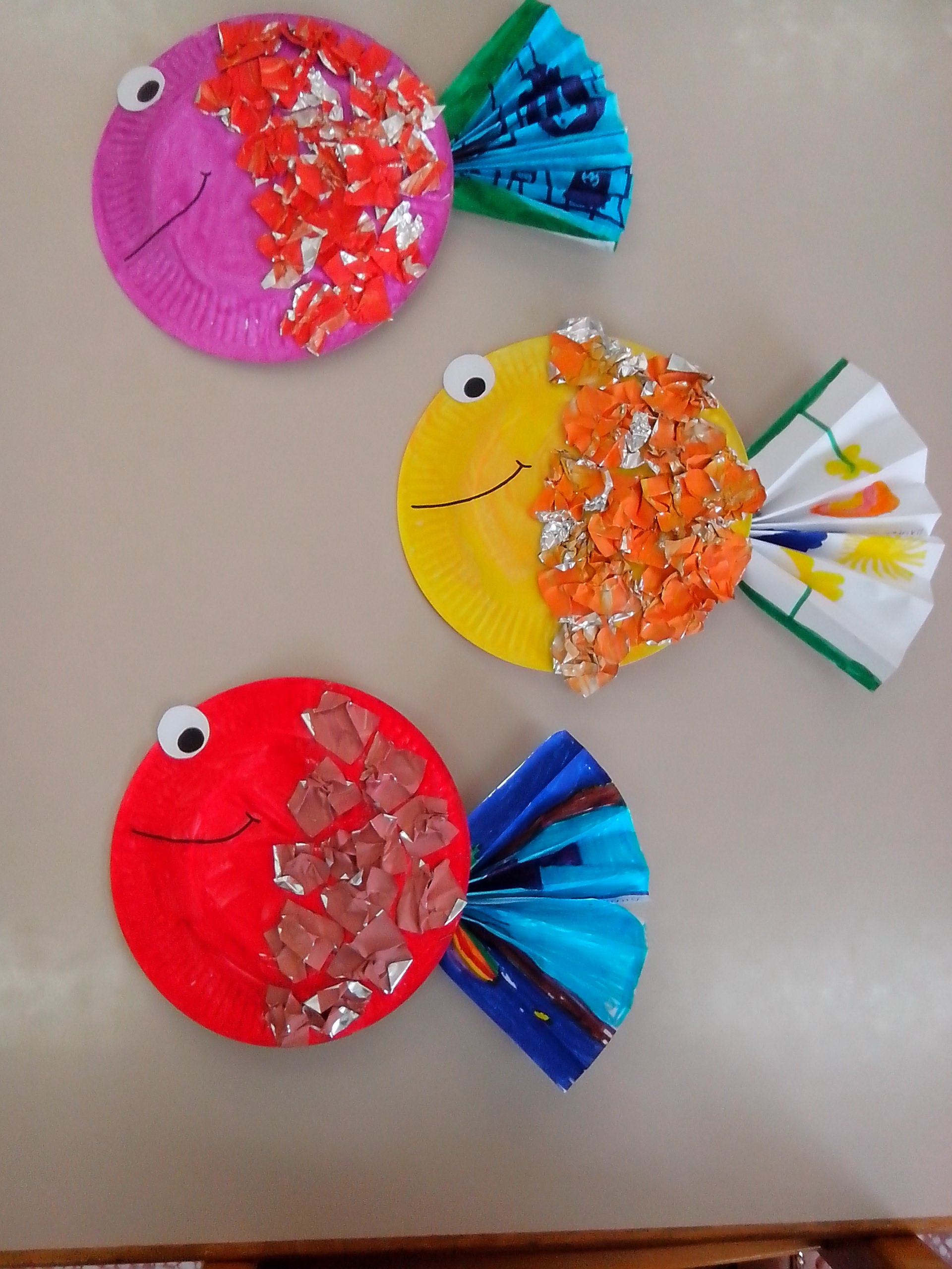 Art Craft For Preschool
 Paper Plate Tropical Fish