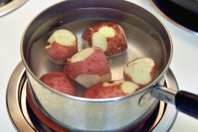 Baby Red Potato Recipes Boiled
 How to Cook Baby Red Potatoes in a Pan on the Stove