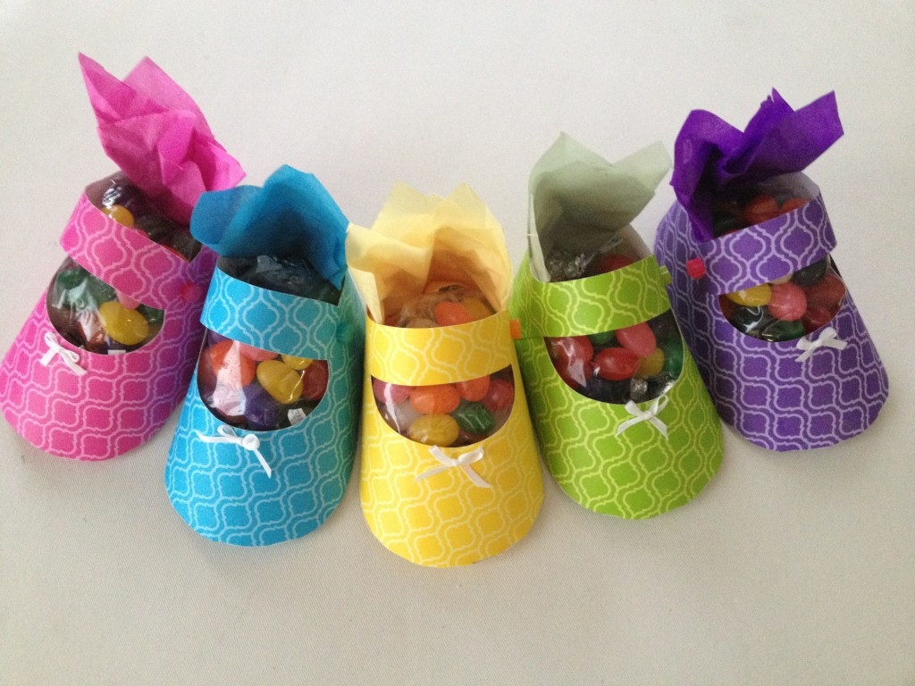 Baby Shower Crafts To Make
 Baby shower favor ideas How to craft a baby shoe