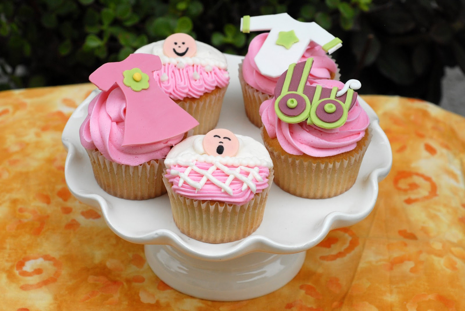 Baby Shower Girl Cupcakes
 Night Baking baby shower cupcakes