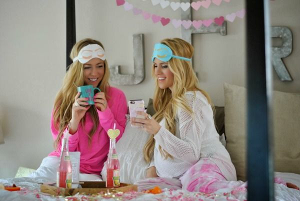 Bachelorette Party Ideas For Pregnant Brides
 Party Guide How to Throw a Bachelorette Slumber Party