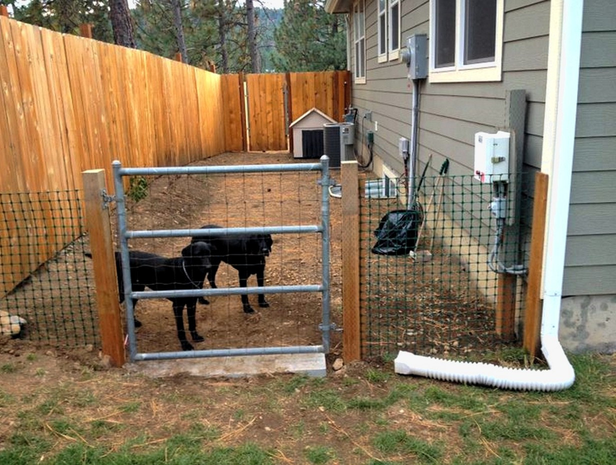 Backyard Fence For Dogs
 Dog Fences Outdoor DIY To Keep Your Dogs Secure