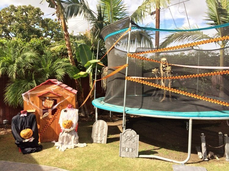 Backyard Kids Halloween Party Ideas
 Scary Outdoor Halloween Party Decorating Ideas DIY Inspired