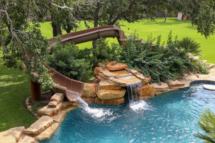 Backyard Pool Water Slide
 20 Backyard Swimming Pool Ideas With Water Slides