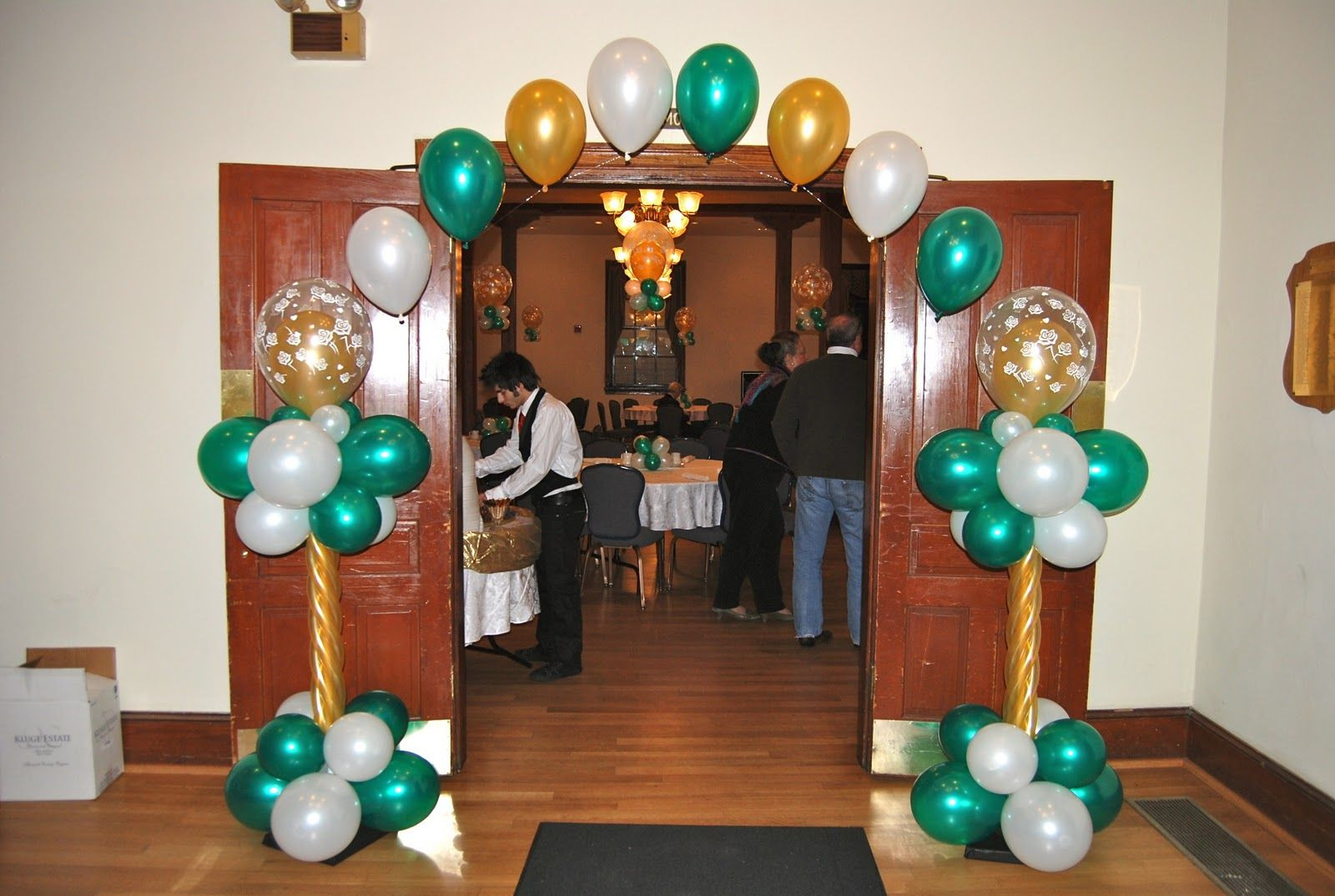 Balloon Decoration Ideas For Birthday Party
 Party hall decoration with balloons