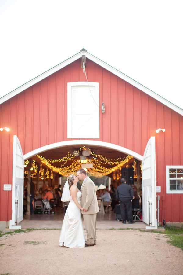 Barn Wedding Venues In Texas
 Texas Hill Country Rustic Barn Wedding Rustic Wedding Chic