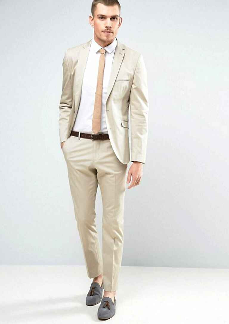 Beach Wedding Attire For Men
 What to Wear to a Beach Wedding Beach Wedding Attire for