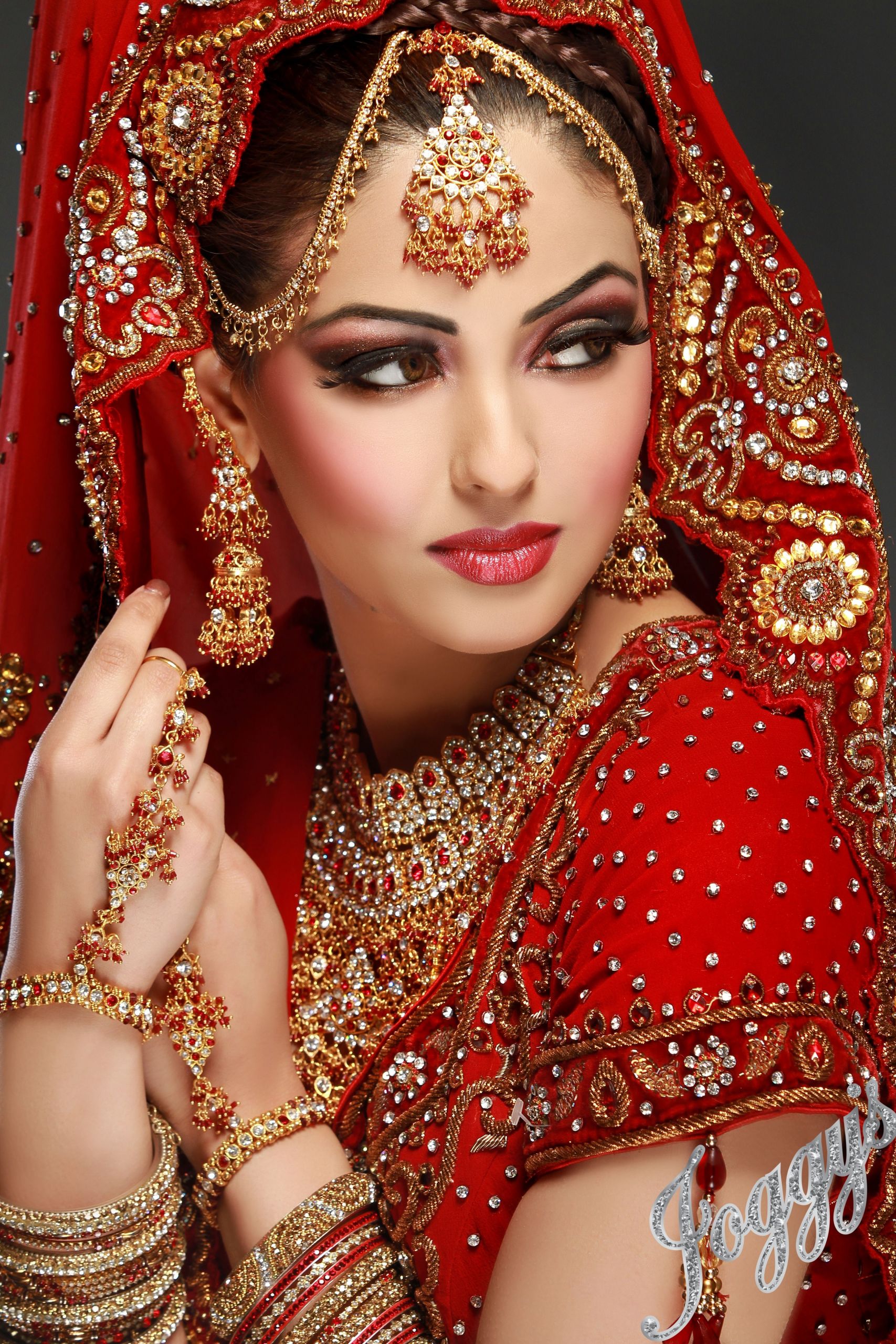 Beautiful Bridal Makeup Pictures
 Pin by Beata Q on Piękne sari i biżuteria