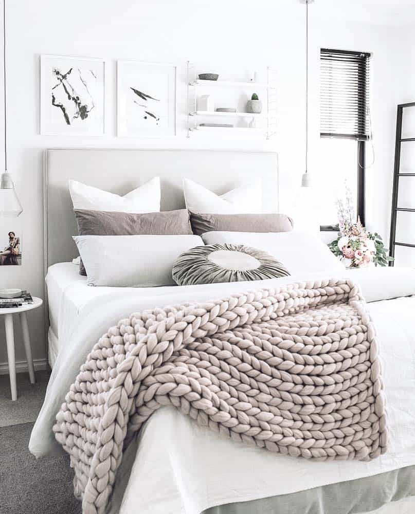Bedroom Decor Pinterest
 25 Insanely cozy ways to decorate your bedroom for fall