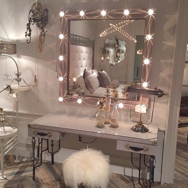 Bedroom Makeup Vanity With Lights
 Gushing over this makeup vanity and bedroom set up who