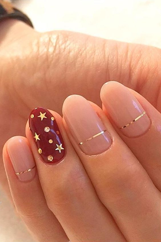 Best Holiday Nail Colors
 30 Christmas Nail Designs For a Festive Holiday