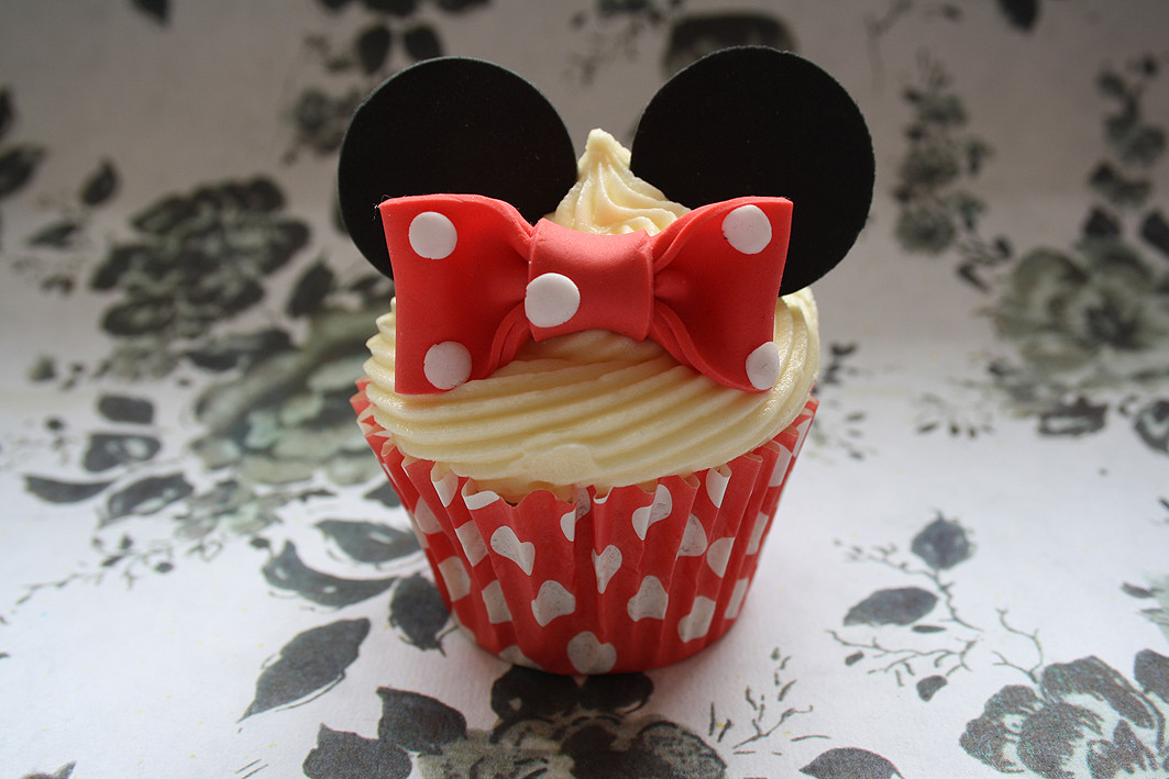 Birthday Cupcake Ideas
 Mickey & Minnie Cupcakes