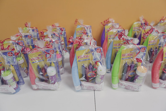 Birthday Gift Bags For Kids
 Goody Bags for a Two Year Old s Birthday Party