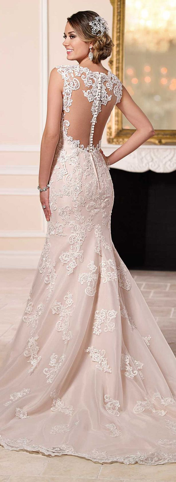 Blush Colored Wedding Dress
 Die 25 besten Ideen zu Bella wedding dress auf Pinterest