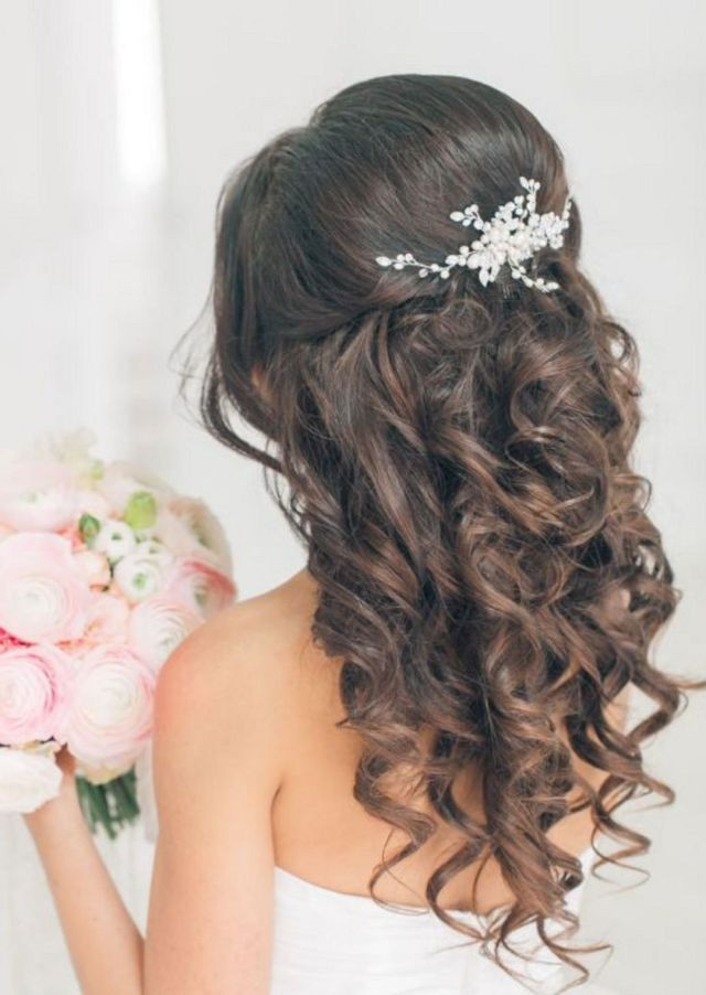 Bridesmaid Hairstyle Ideas
 25 Awesome Bridesmaid Hairstyles Ideas That Will Enhance