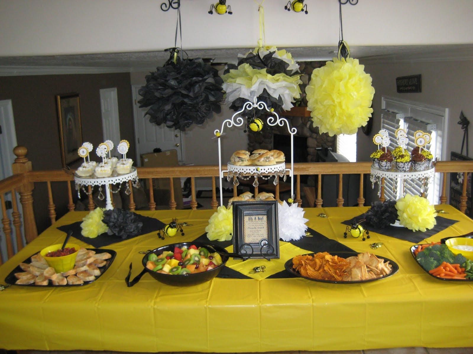 Bumble Bee Baby Shower Decorations Ideas
 Bumble Bee Baby Shower Decorations