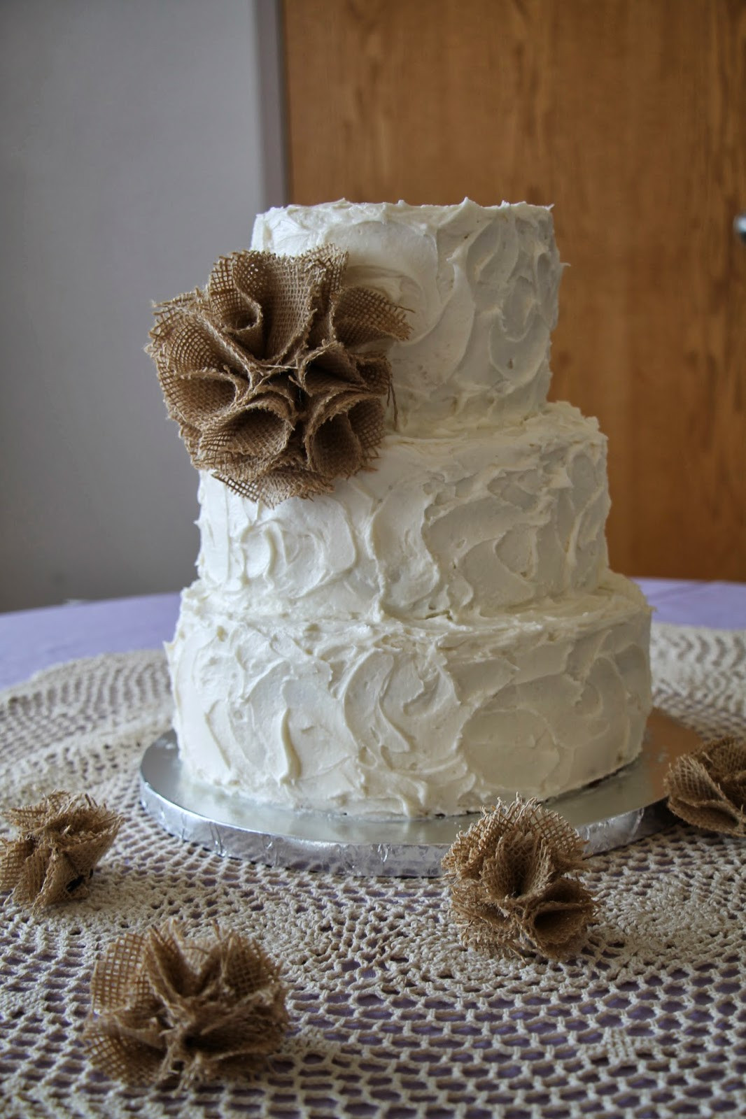 Burlap Wedding Cakes
 Rustic Wedding Cake with Burlap