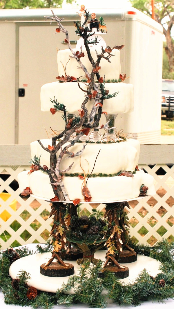 Camo Wedding Cake
 Camo Wedding Ideas For Redneck Weddings