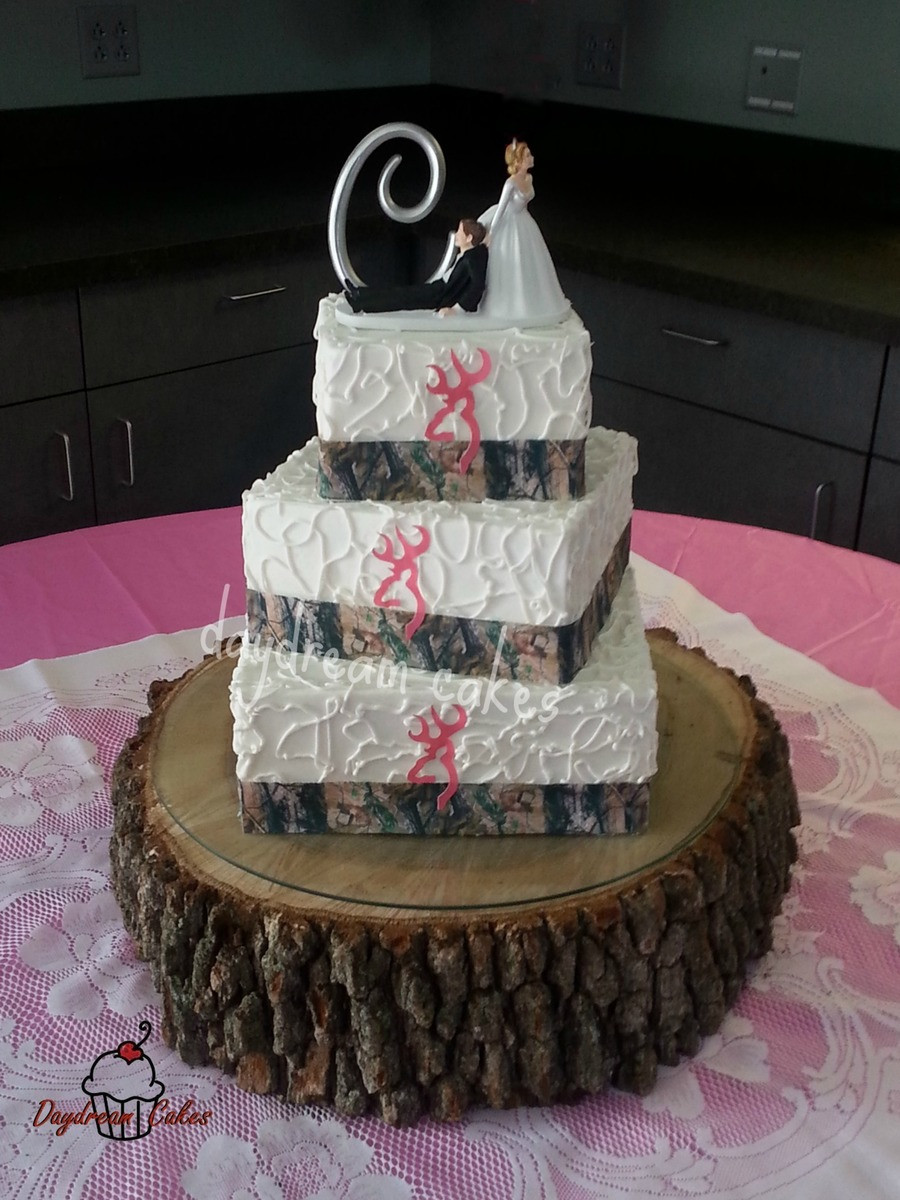 Camo Wedding Cake
 Camo And Pink Browning Deer Wedding Cake The Ribbon Is